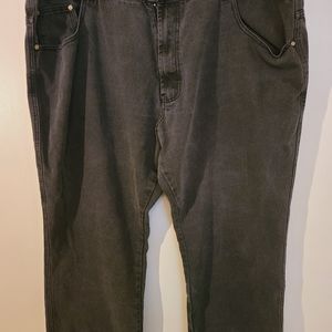 Mens Big and Tall Black straight leg baggy jeans. 54x32
